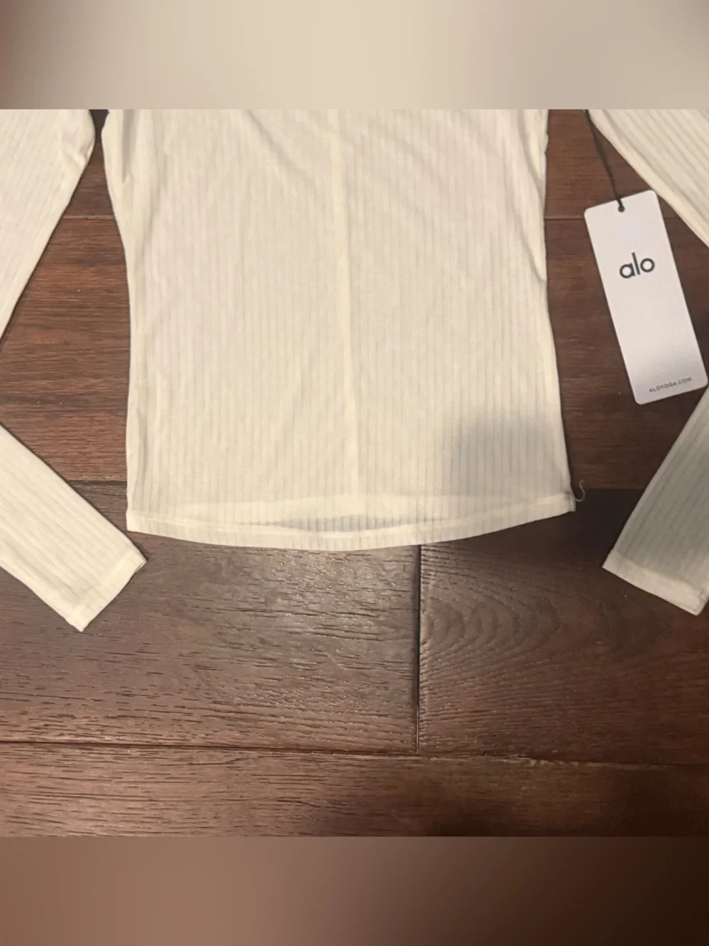 NWT ALO WOMENS RIBBED SEA-COAST LONG SLEEVE, SIZE XXS, CREAM